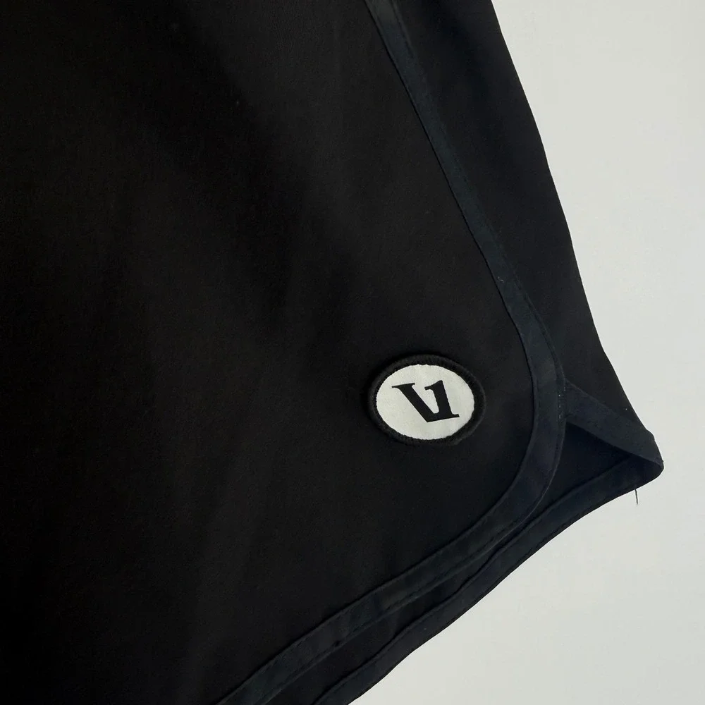 Vuori Cruise Boardshort Mens 32 Black Camo V314 Hybrid 4-Way Stretch Swim Trunks